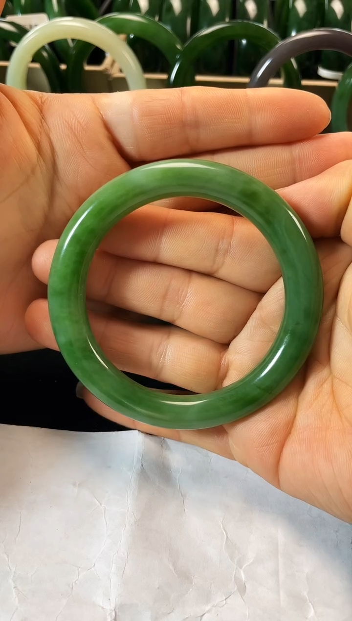 未镶嵌手镯和田玉（碧玉）碧玉手镯