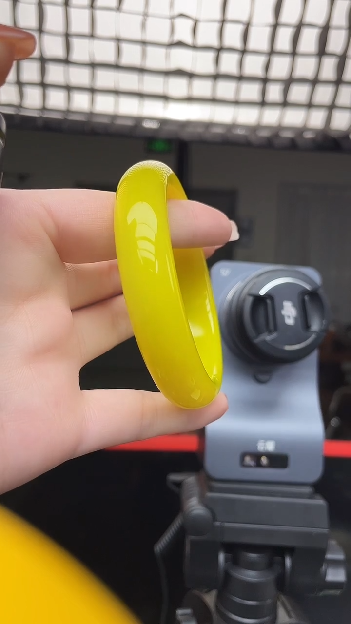 黄色手镯多样性发货一件