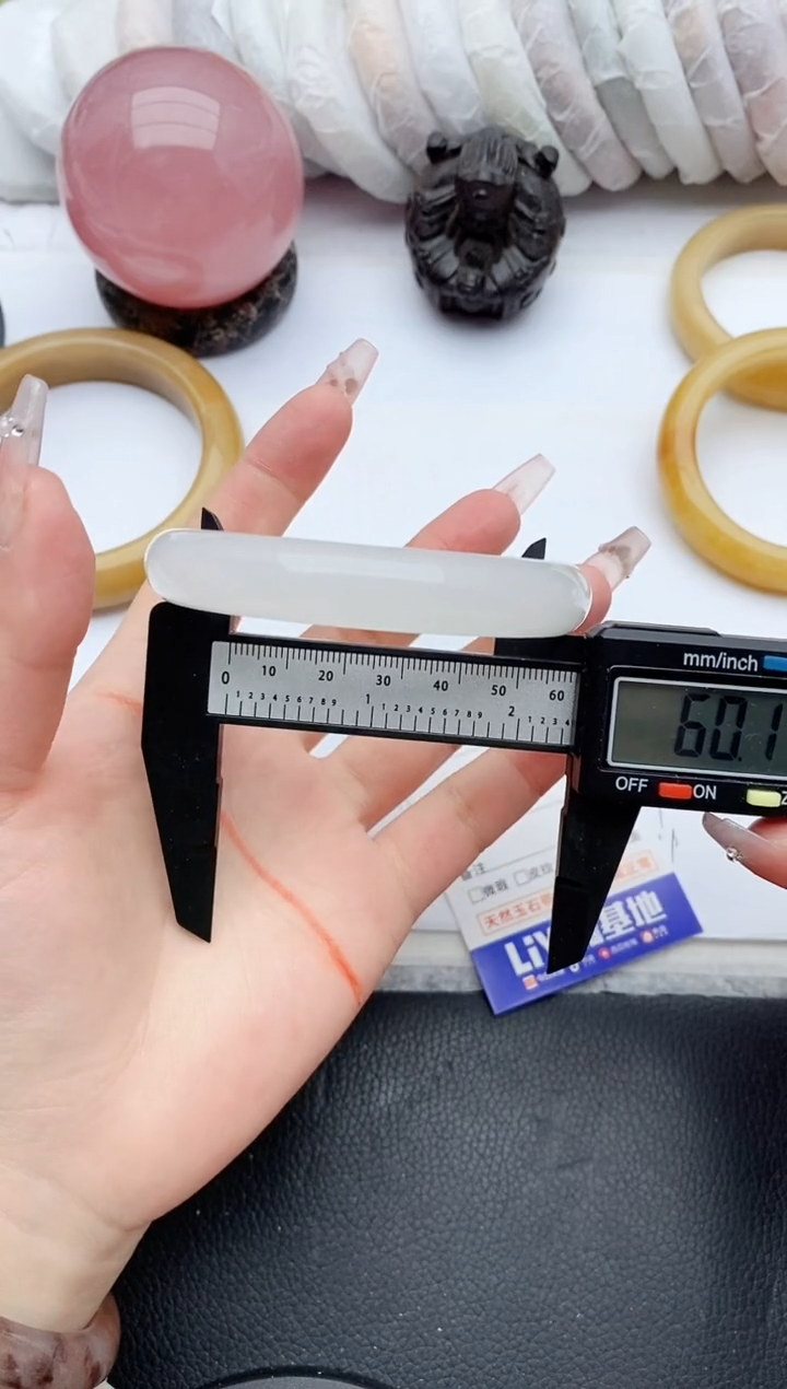 【闪购商品】石英质玉手镯未镶嵌G425+59/60