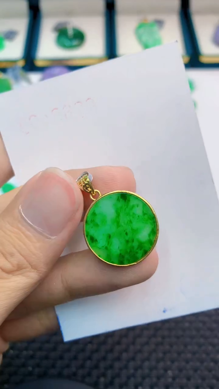 翡翠未镶嵌吊坠(不含链)1