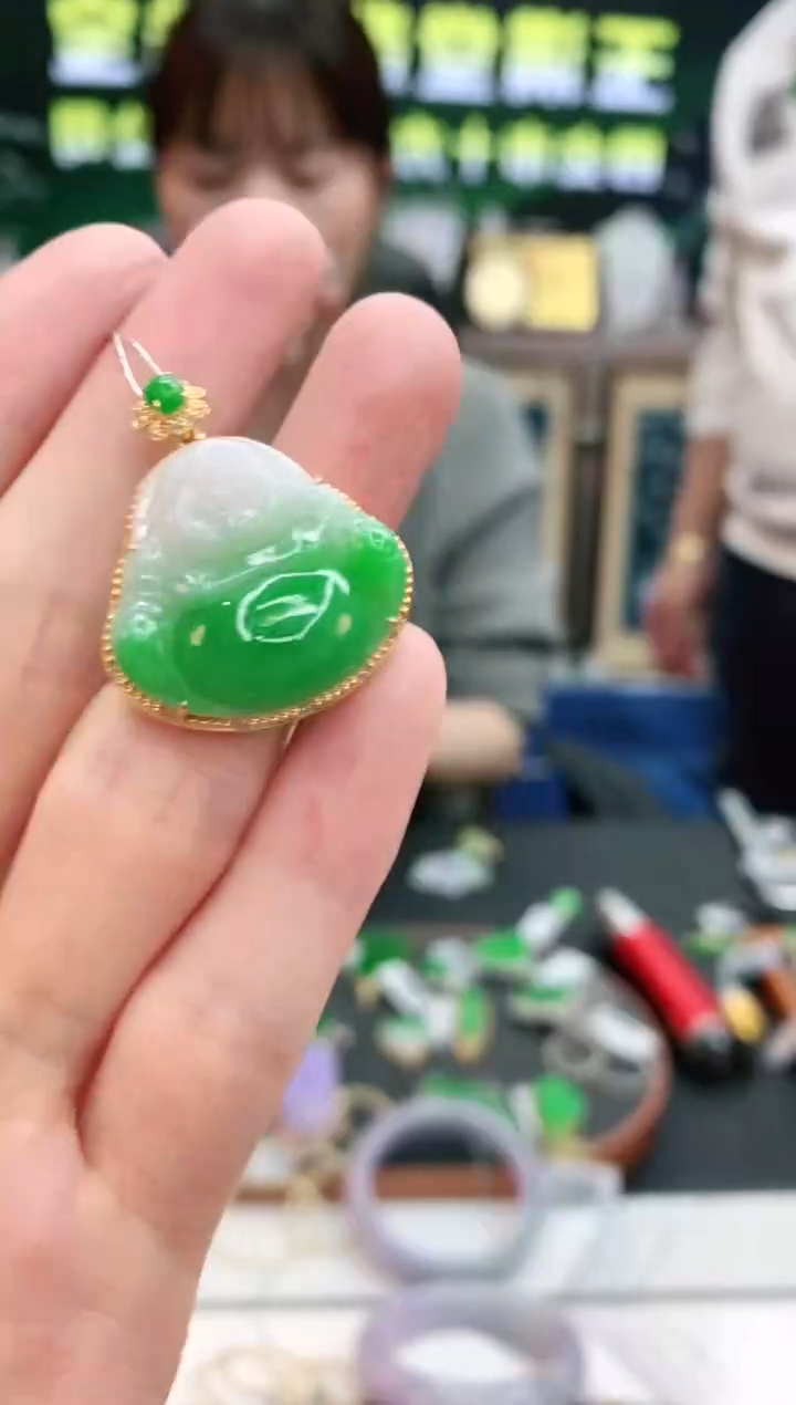 【闪购商品】翡翠颈饰18K金镶嵌赠礼盒证书 小君