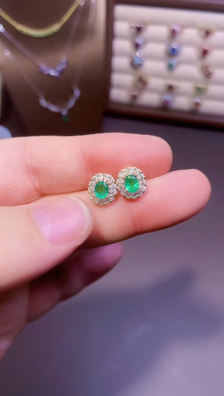 【闪购商品】祖母绿耳饰银S925镶嵌一对