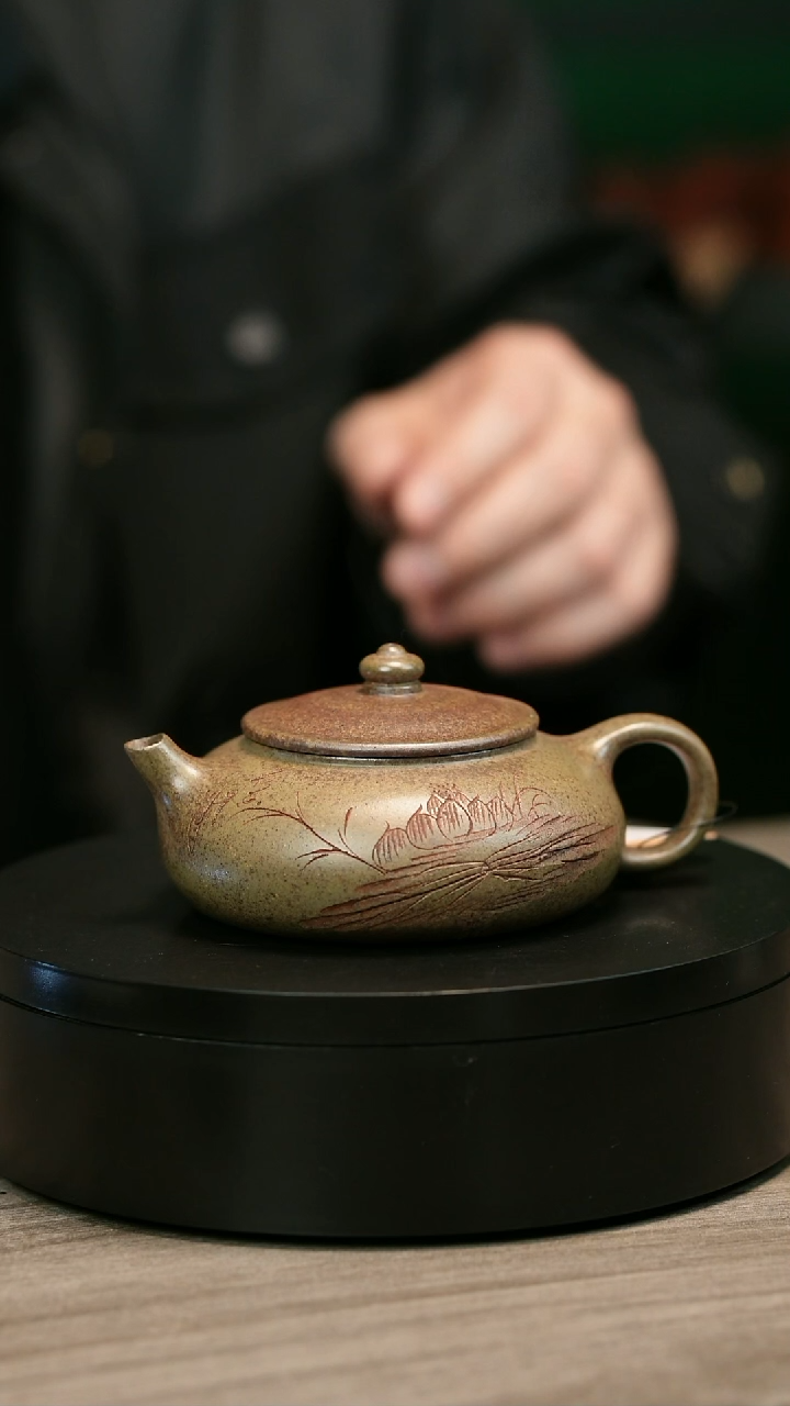 茶壶紫砂骑*者H2028李琴柴烧莲花寒江