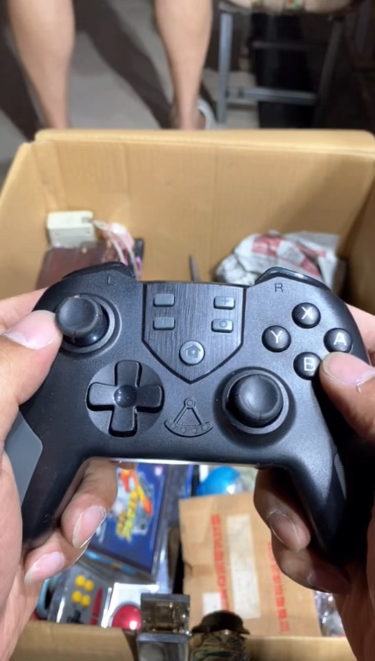 8新中古商品，瑕疵品，不保好坏。398