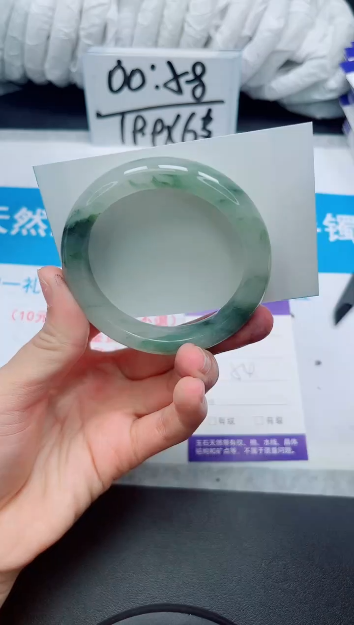 【闪购商品】石英质玉手镯未镶嵌241