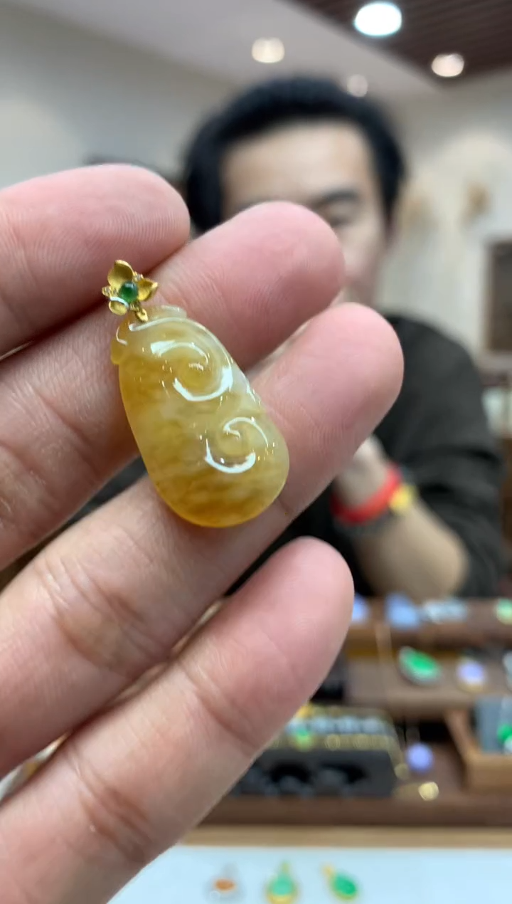 【闪购商品】翡翠吊坠(不含链)18K金镶嵌如意