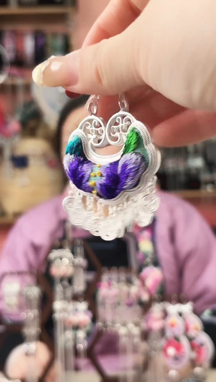 艺枝独绣手工饰品235