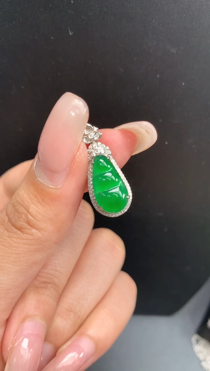 【闪购商品】翡翠颈饰18K金镶嵌豆子1175