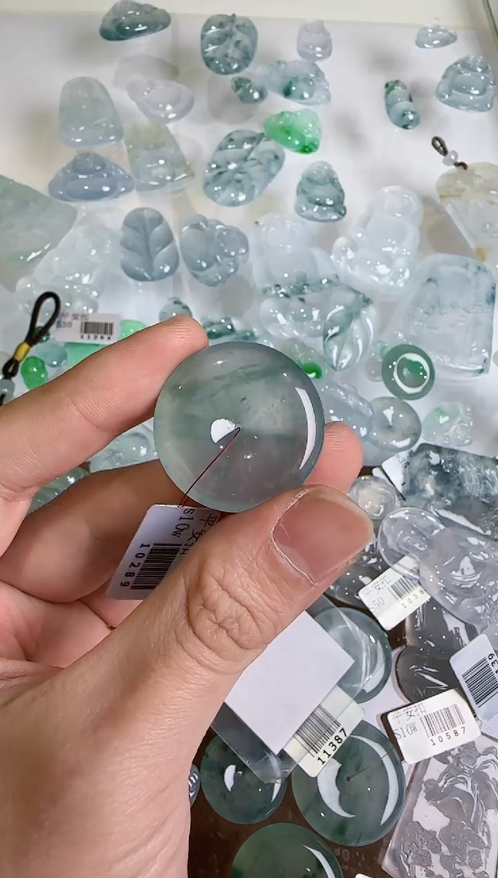 【闪购商品】翡翠吊坠(不含链)未镶嵌··