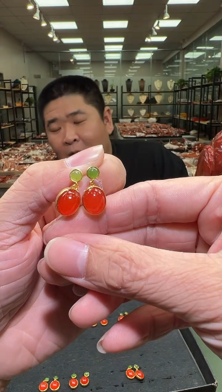 【闪购商品】南红玛瑙耳坠银S925镶嵌一对 多样性发货