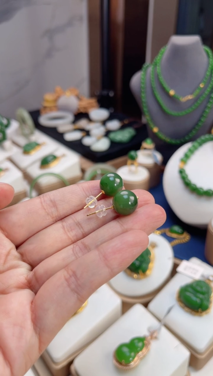 【闪购商品】和田玉耳钉18K金镶嵌11-12mm