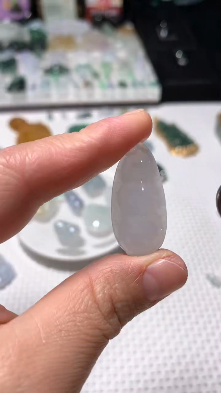 【闪购商品】翡翠吊坠(不含链)未镶嵌天然翡翠不包邮