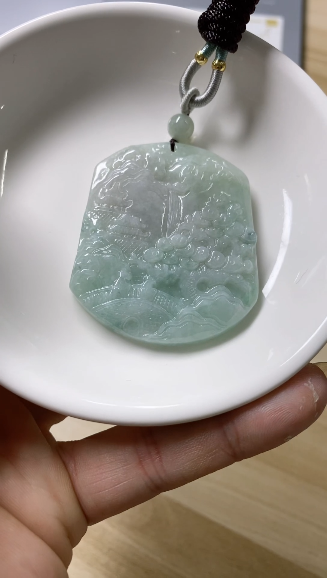 【闪购商品】翡翠颈饰未镶嵌天然缅甸翡翠A货山水牌