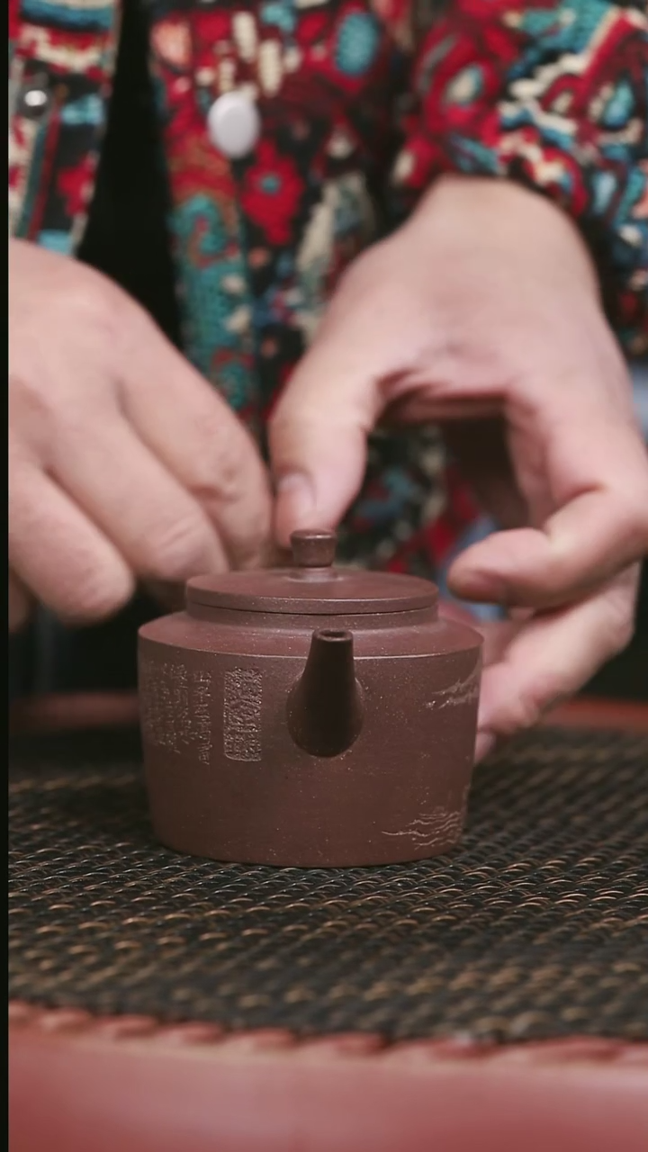 【闪购商品】紫砂高砂老紫泥折肩宫灯150CC刻绘