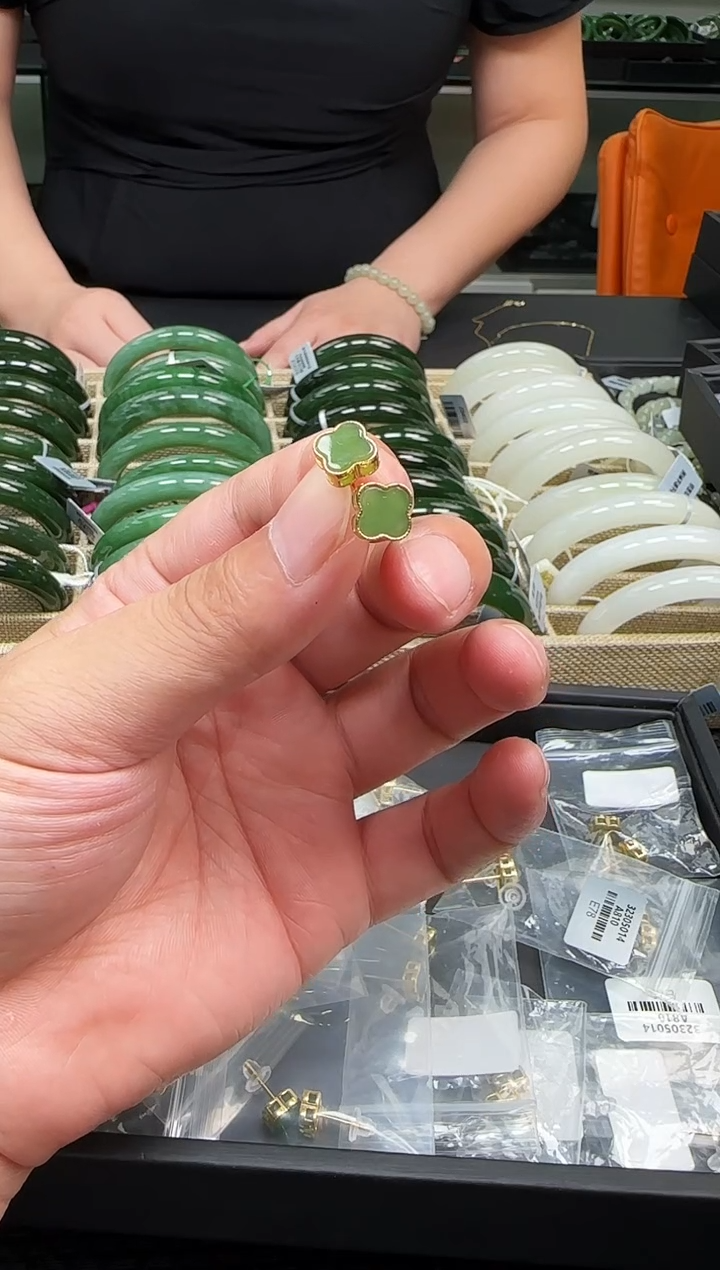 银S925镶嵌和田玉耳钉一对多样性发