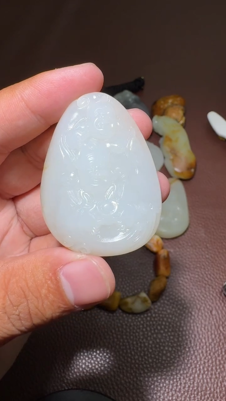 未镶嵌和田玉挂件和田玉