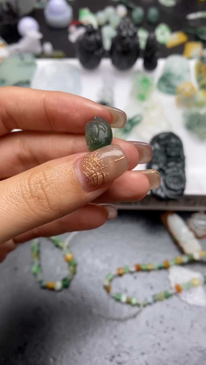 【闪购商品】定制翡翠未镶嵌翡翠毛货~