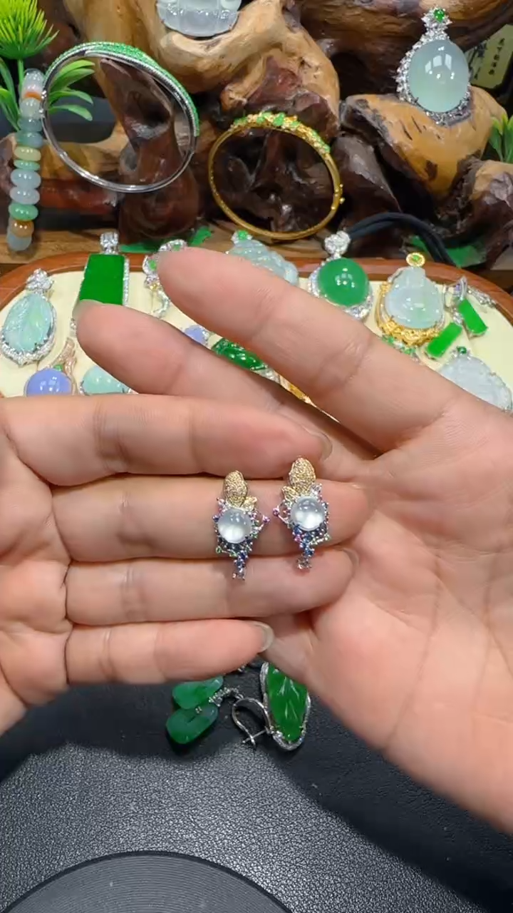 【闪购商品】翡翠耳饰18K金镶嵌耳饰