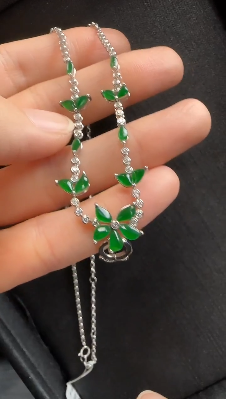 颈饰18K金镶嵌翡翠409随形一条