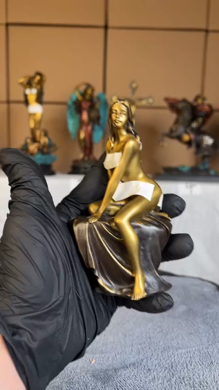 精铜材质精美雕塑