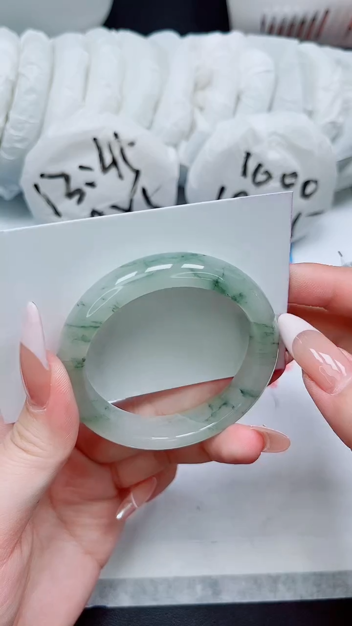 【闪购商品】石英质玉手镯未镶嵌49