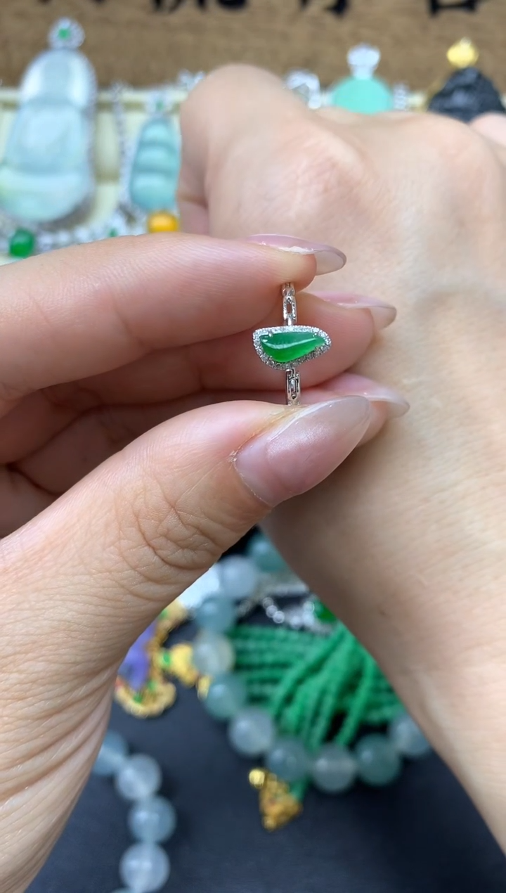 【闪购商品】翡翠戒指18K金镶嵌142-中国好珍宝