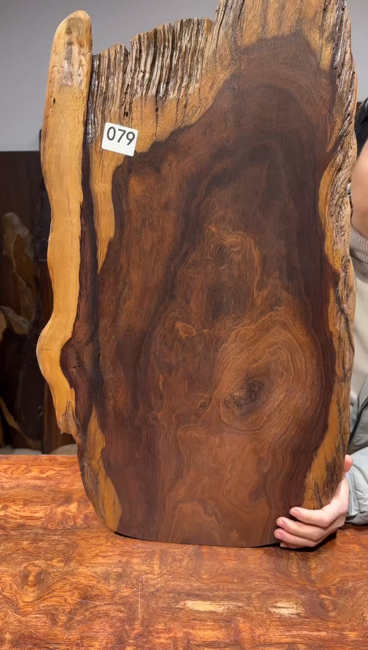 风车木（黑檀木）尺寸85*43*2.2编号079