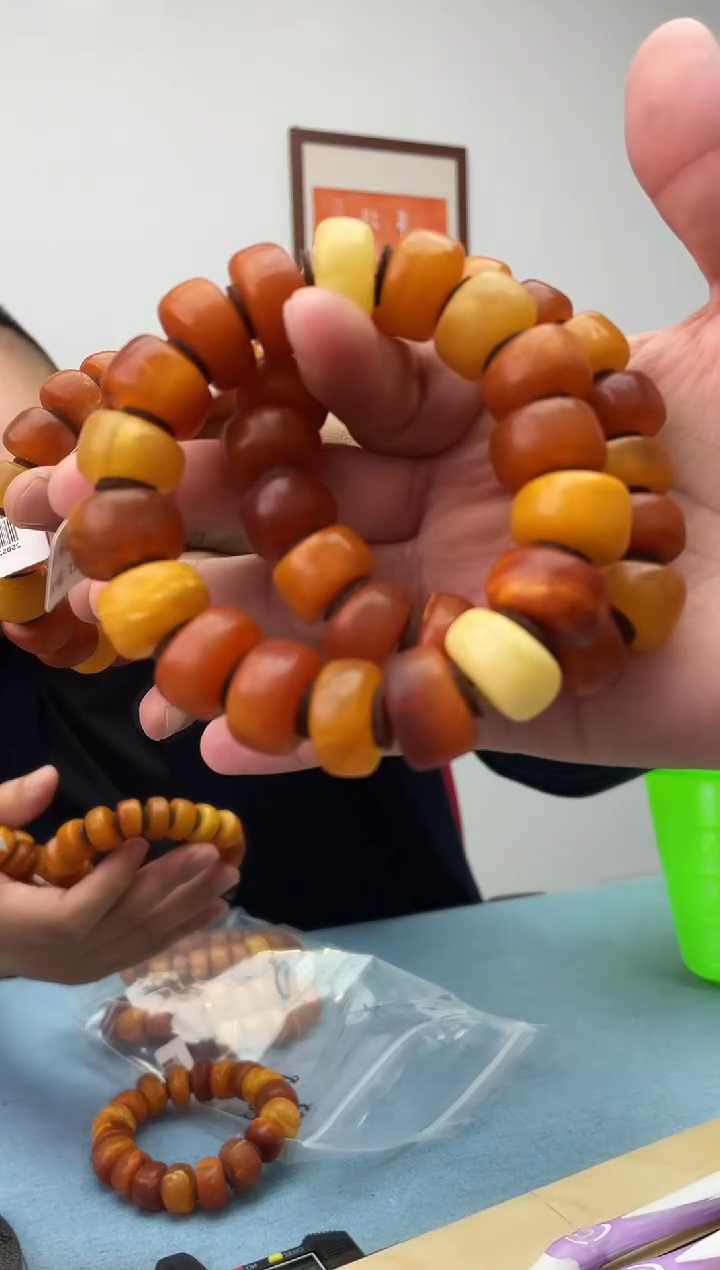 未镶嵌蜜蜡珠宝奇石假一罚十，微瑕B1多样性发一件