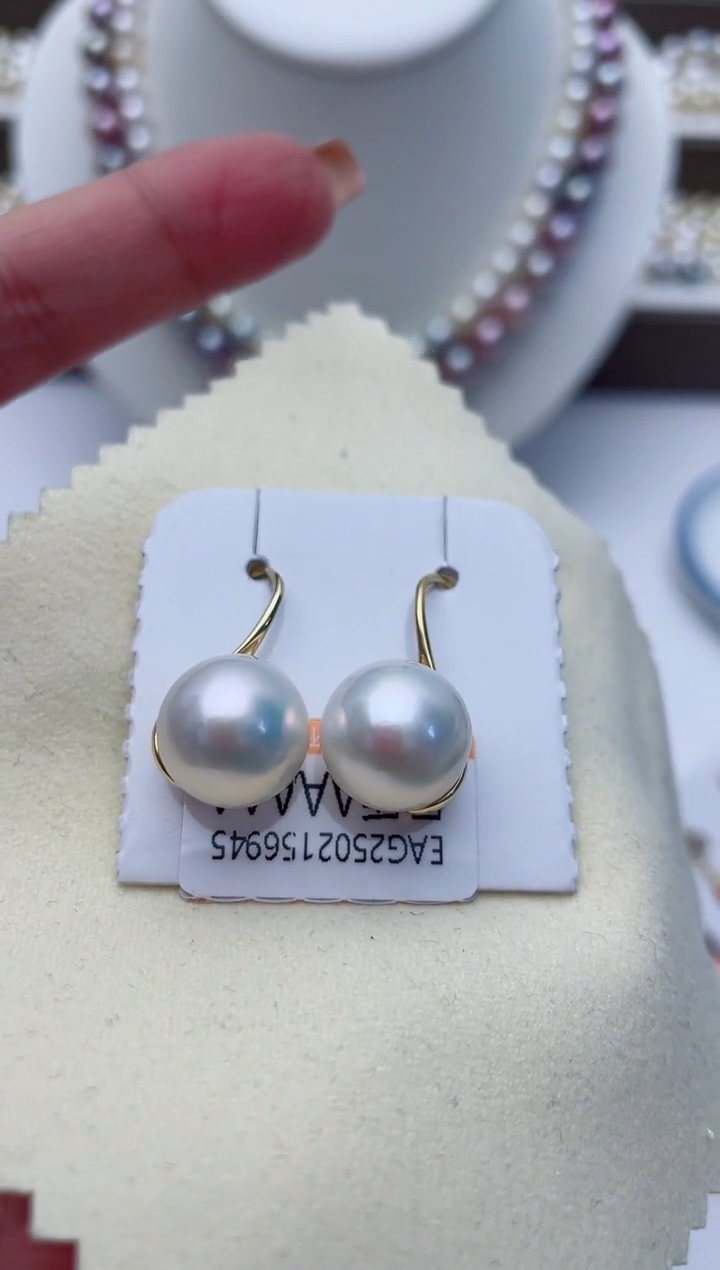 【闪购商品】银S925镶嵌淡水珍珠耳饰W26