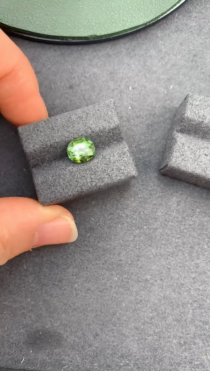 【闪购商品】碧玺裸石未镶嵌1.9ct绿碧玺