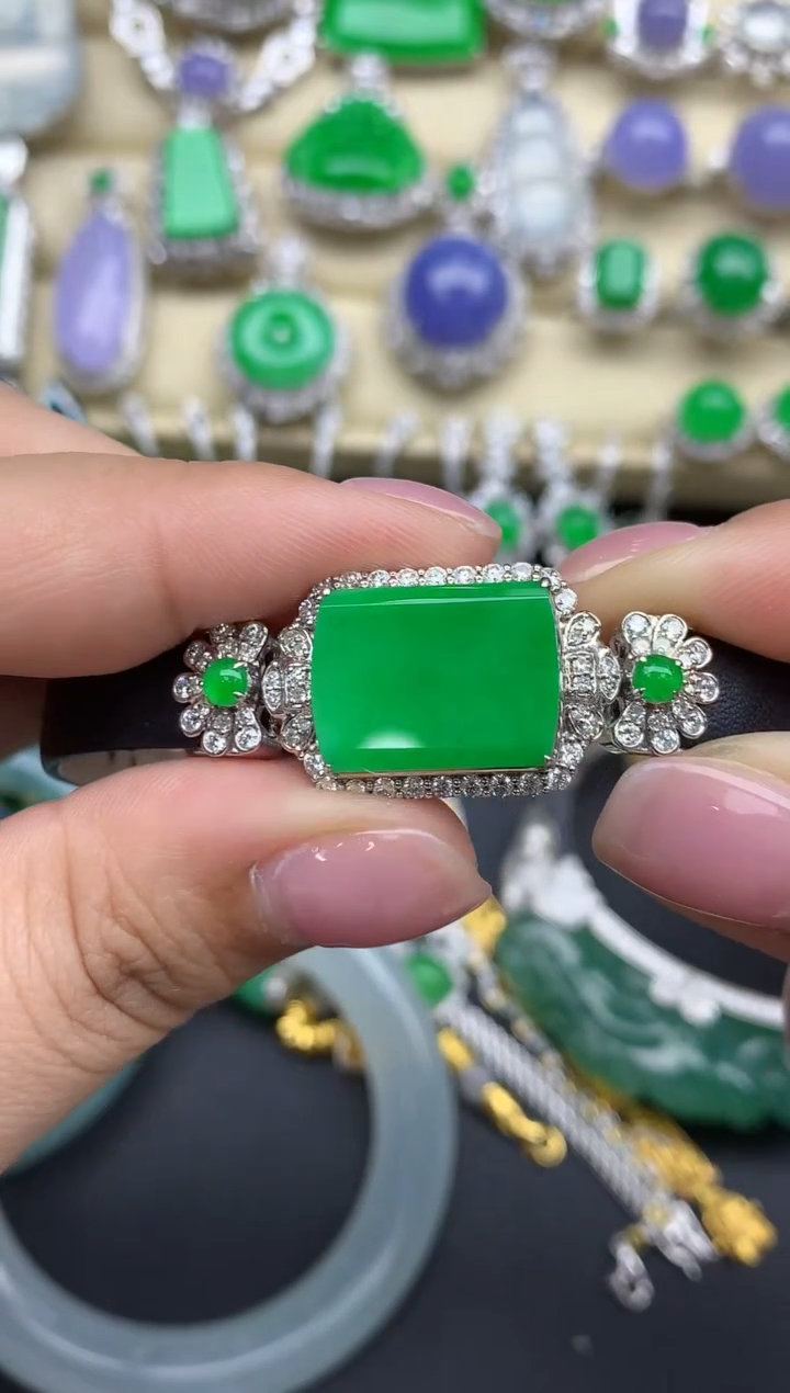 【闪购商品】翡翠手链18K金镶嵌895--中国好珍宝