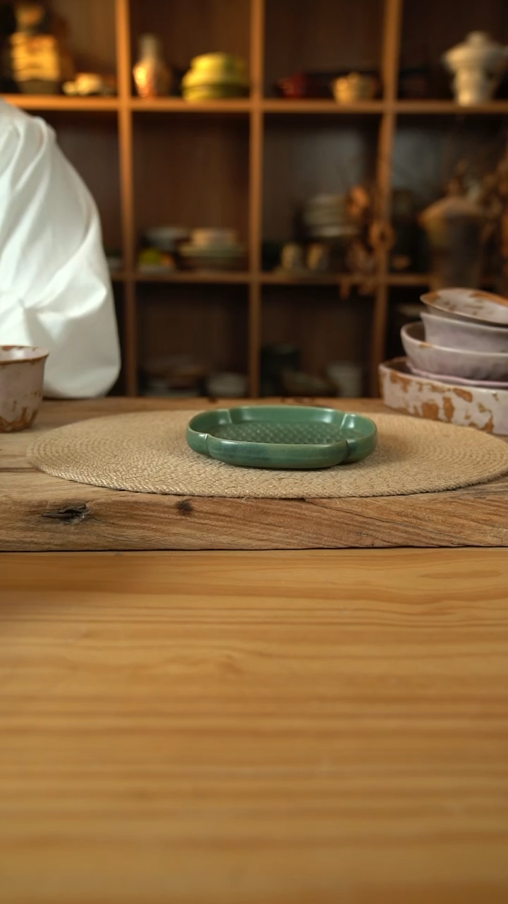 福利松石绿系列的6英寸四边花瓣锤纹碟1个