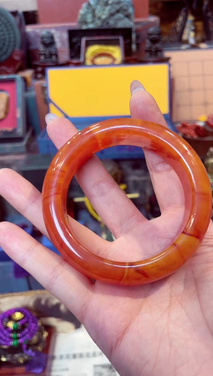 【闪购商品】蜜蜡手镯未镶嵌               