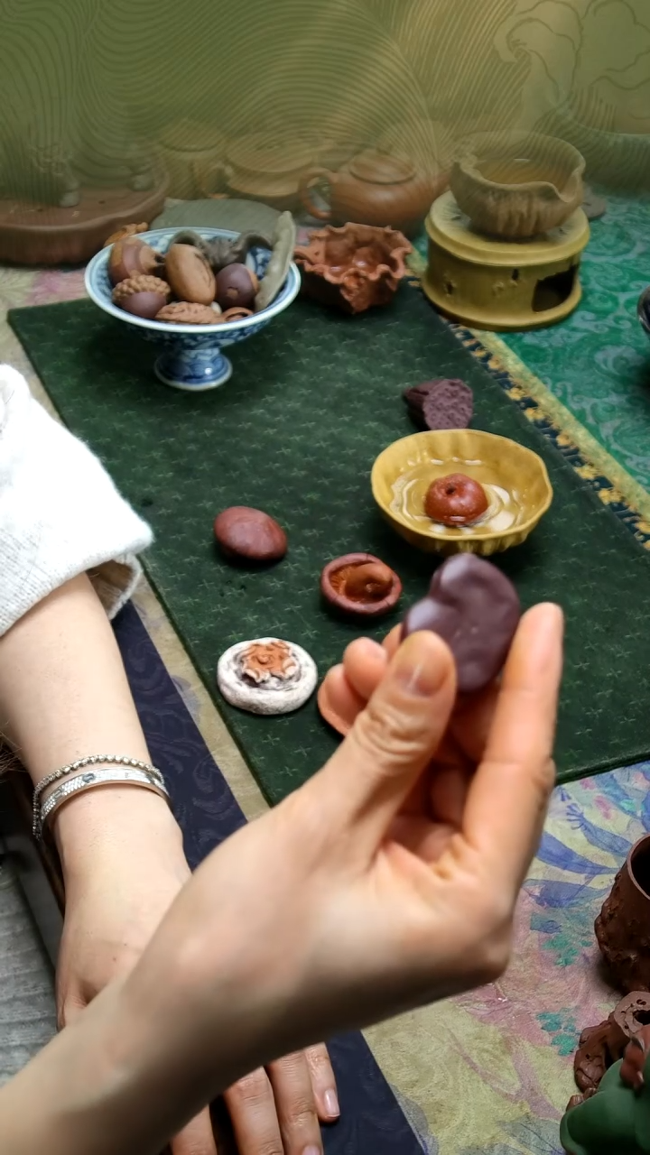 紫砂砂宴百果《紫泥蚕豆》