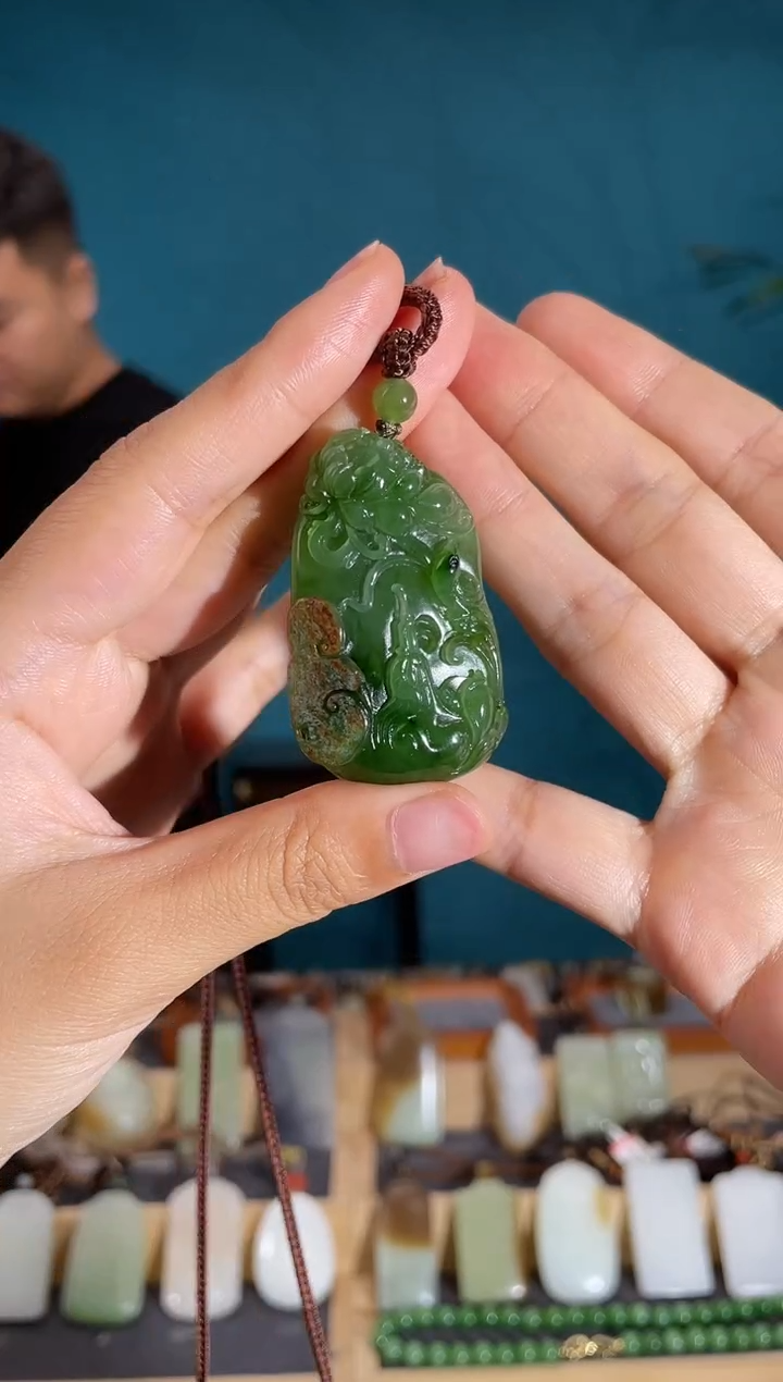 颈饰未镶嵌和田玉1