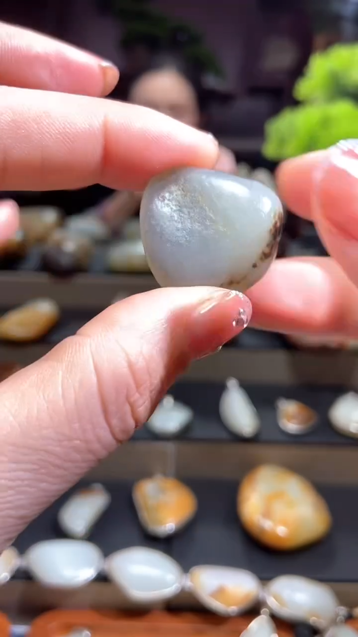 和田玉未镶嵌挂件和田玉吊坠挂件精美