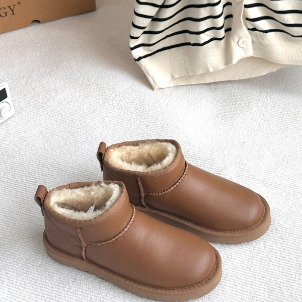 婷婷【羊皮毛一体】儿童款光面Mini低筒保暖雪地靴