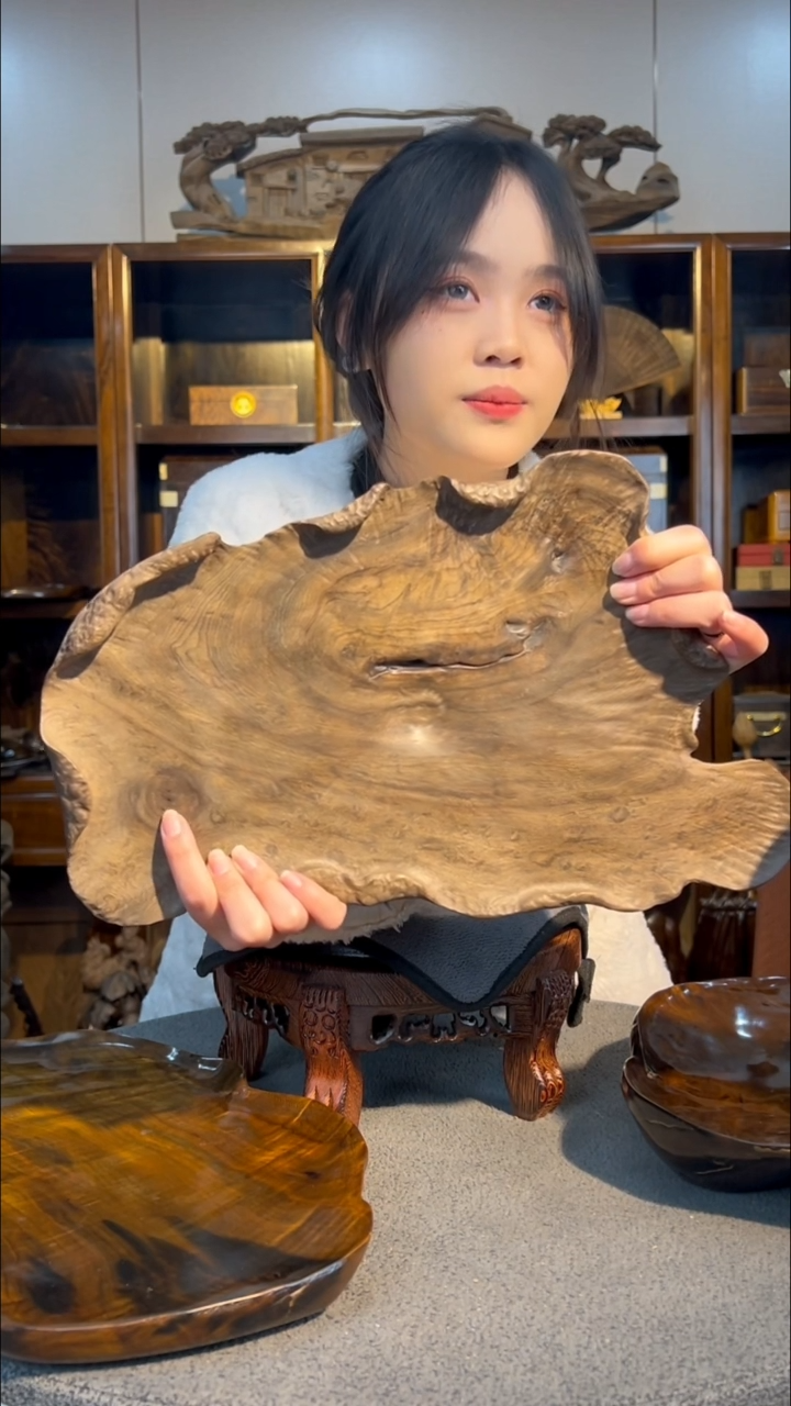 【闪购商品】金丝楠木雕荷叶盘子