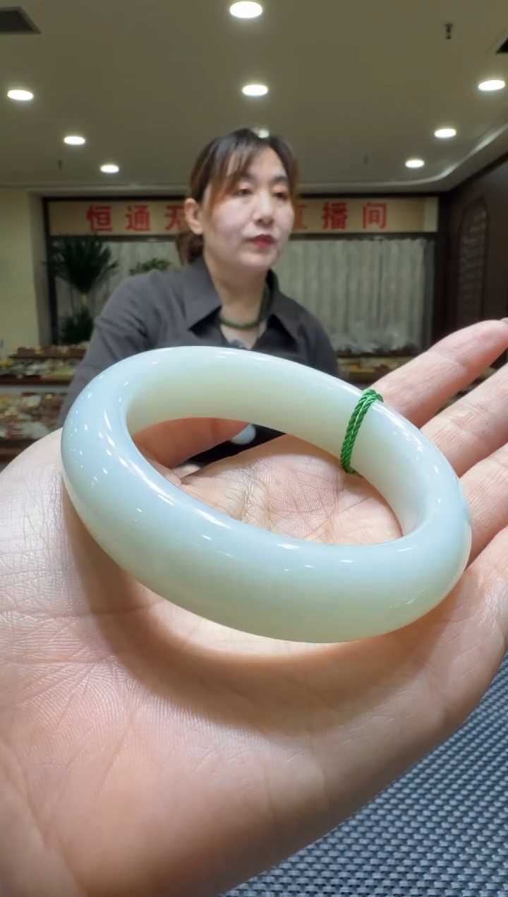 未镶嵌手镯和田玉56