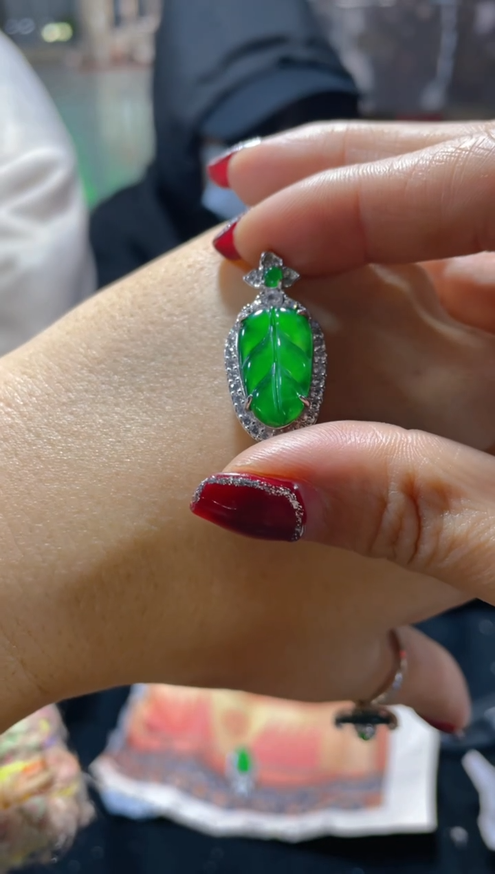 【闪购商品】定制翡翠未镶嵌天然A货翡翠假一罚四（多样性发货）