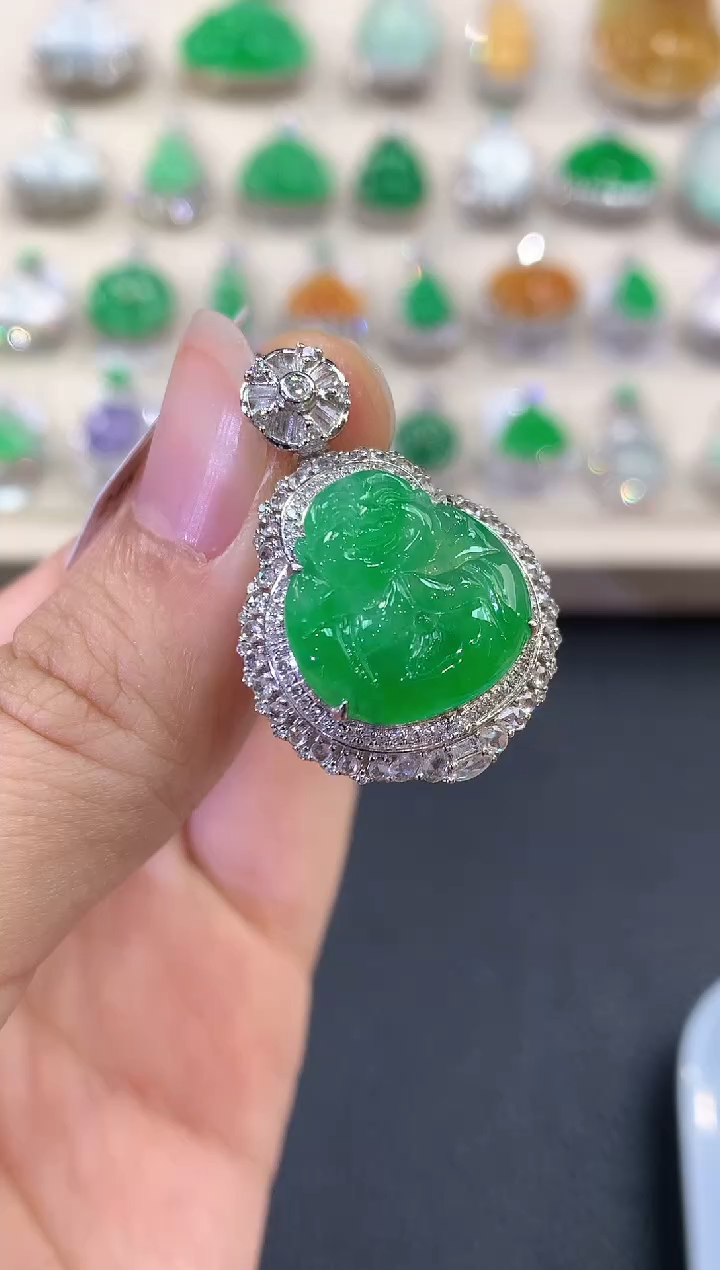 【闪购商品】翡翠吊坠(不含链)18K金镶嵌v50