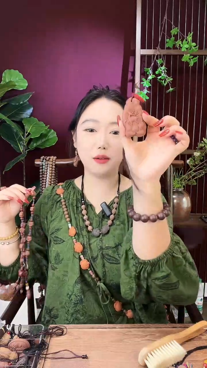 珠串红颜息肌一路生花