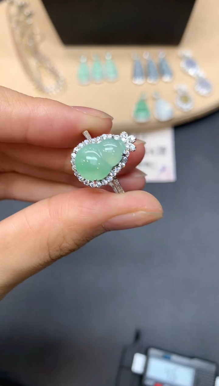 【闪购商品】翡翠戒指银S925镶嵌葫芦【无服务费】