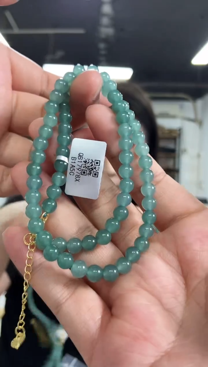 【闪购商品】翡翠颈饰未镶嵌多样性发其一，颜色微差