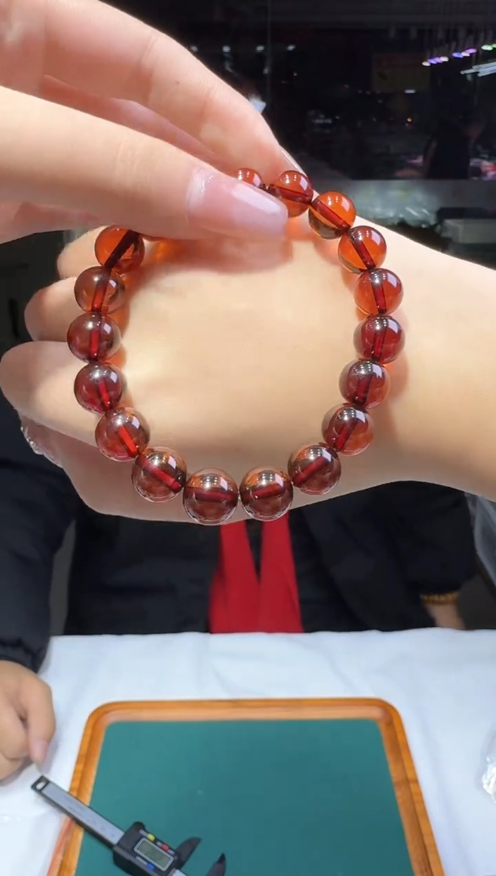 【闪购商品】血珀手链未镶嵌多样性发一件 437