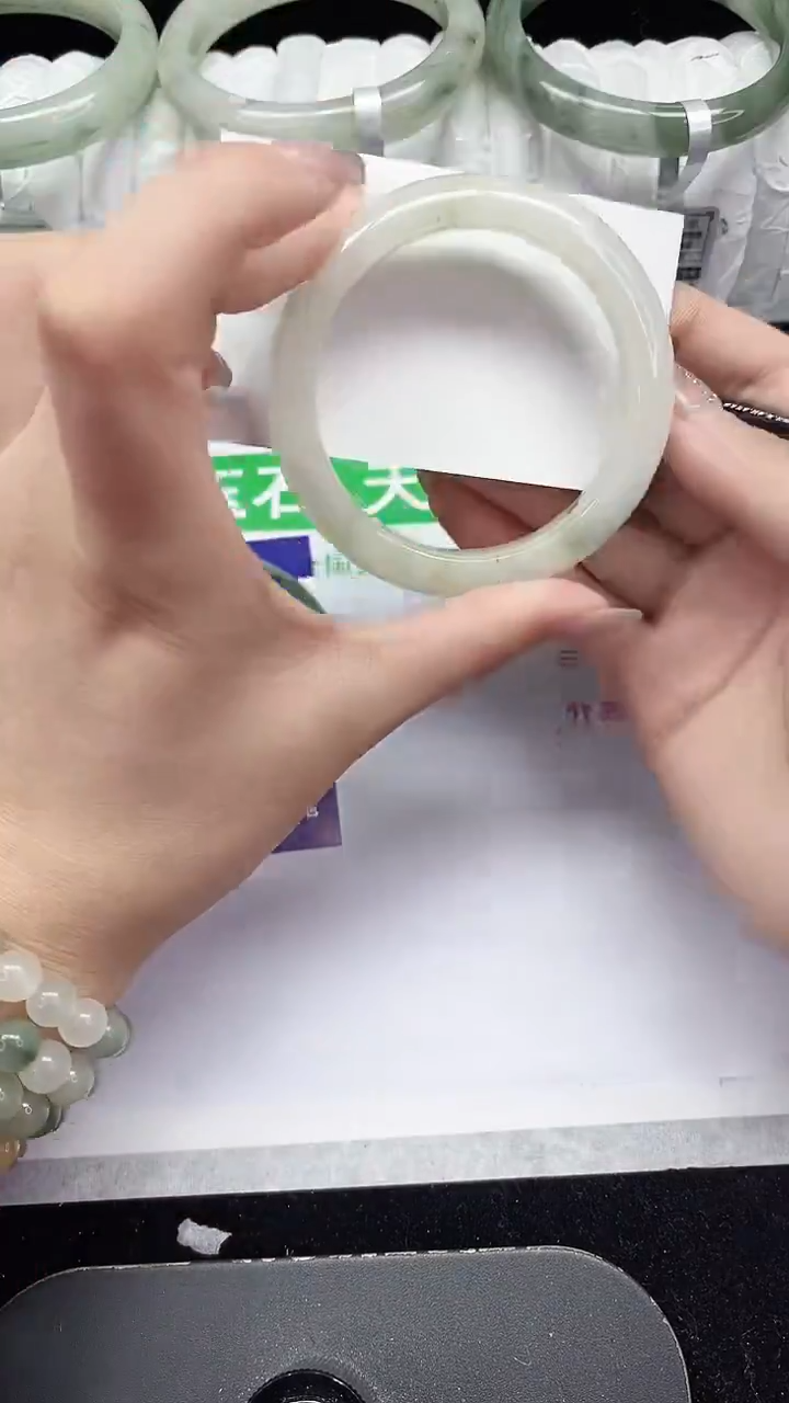 未镶嵌手镯石英质玉142-56/57