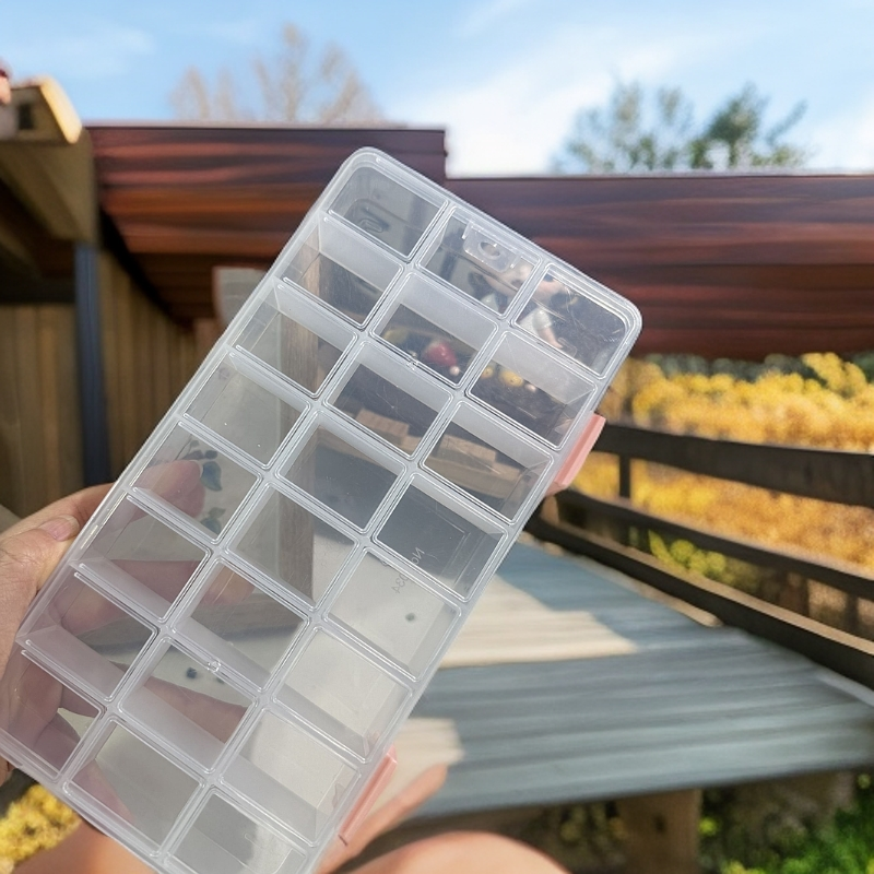 粉扣24格琉璃收纳盒