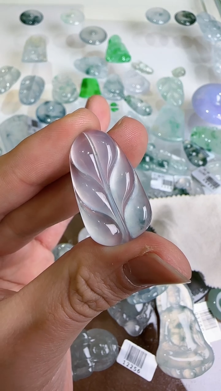 【闪购商品】翡翠吊坠(不含链)未镶嵌..