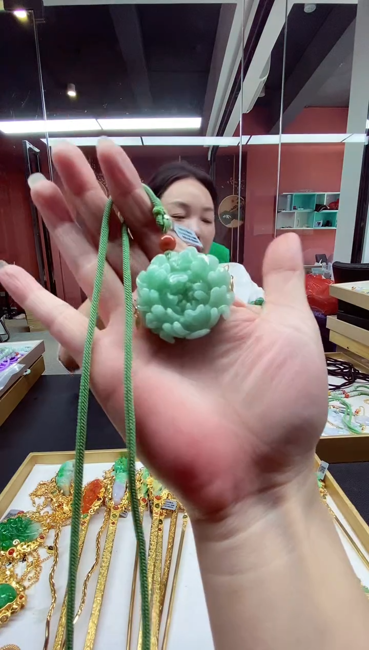 翡翠未镶嵌颈饰翡翠吊坠