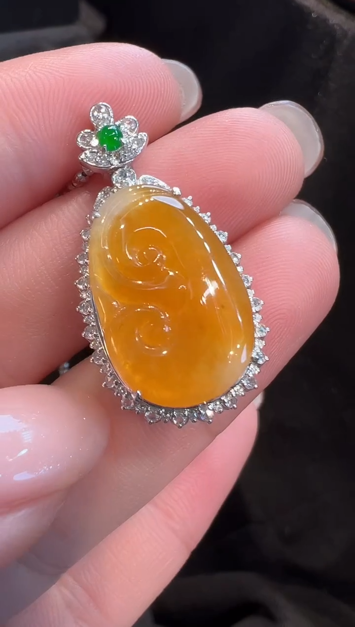 吊坠(不含链)18K金镶嵌翡翠AL6